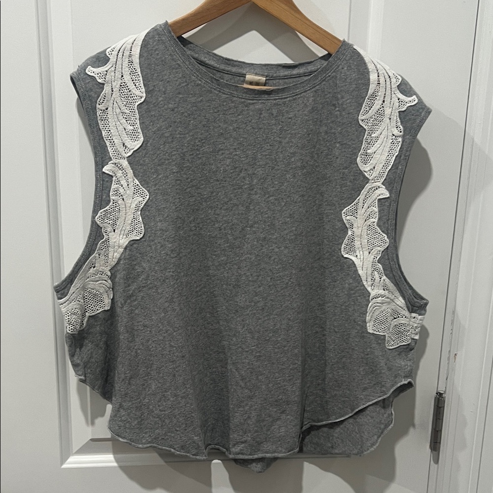 We The Free‎ Charcoal Sleeveless Tee with Ivory Lace Size Small